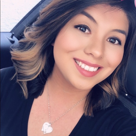 Meet your Posher, Ana - Picture 1 of 1